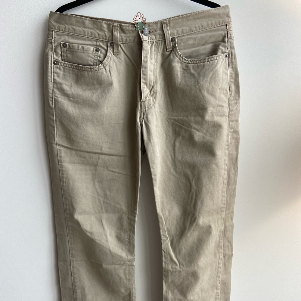 Khaki Levi’s